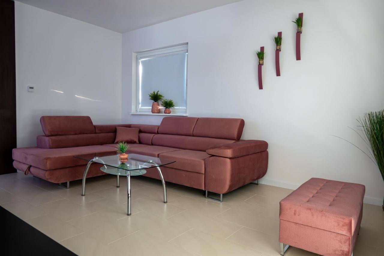 Nowy Apartament Z Duzym Tarasem I Parkingiem ชวีโนวิชแจ ภายนอก รูปภาพ
